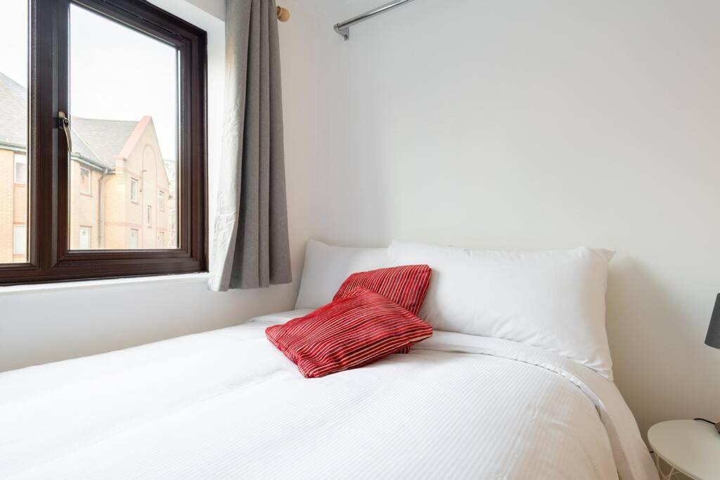 Apartment Wapping - Tobacco Docks - Modern Flat London