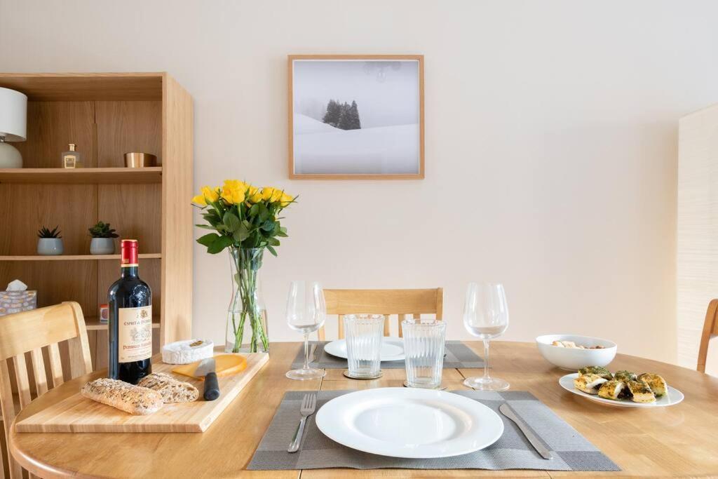 Wapping - Tobacco Docks - Modern Flat Apartment London