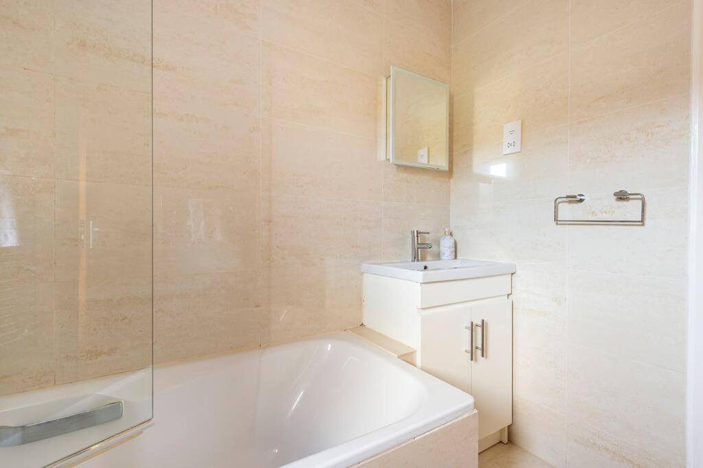 Apartment Wapping - Tobacco Docks - Modern Flat *