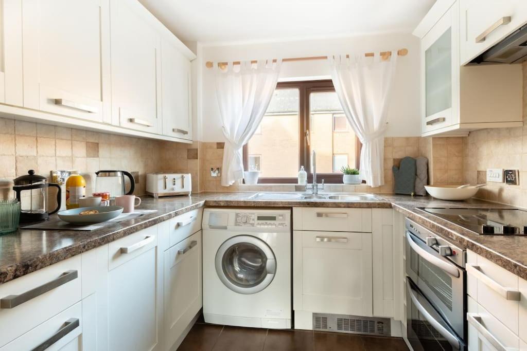 Wapping - Tobacco Docks - Modern Flat * London