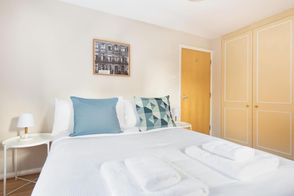 Wapping - Tobacco Docks - Modern Flat Apartment *